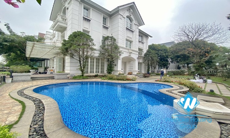 Garden villa with swimming pool ambassador size for rent at Vinhome Riverside